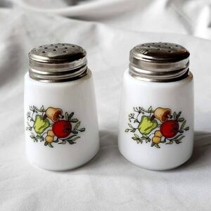 Pre-1960's (ring of fire) Milk Glass Starline #902 Salt & Pepper SET!